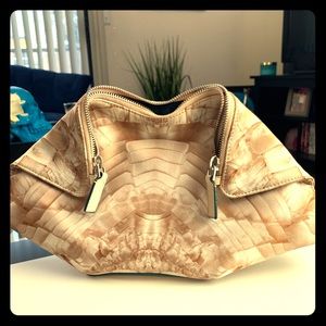 Alexander McQueen De Manta Clutch